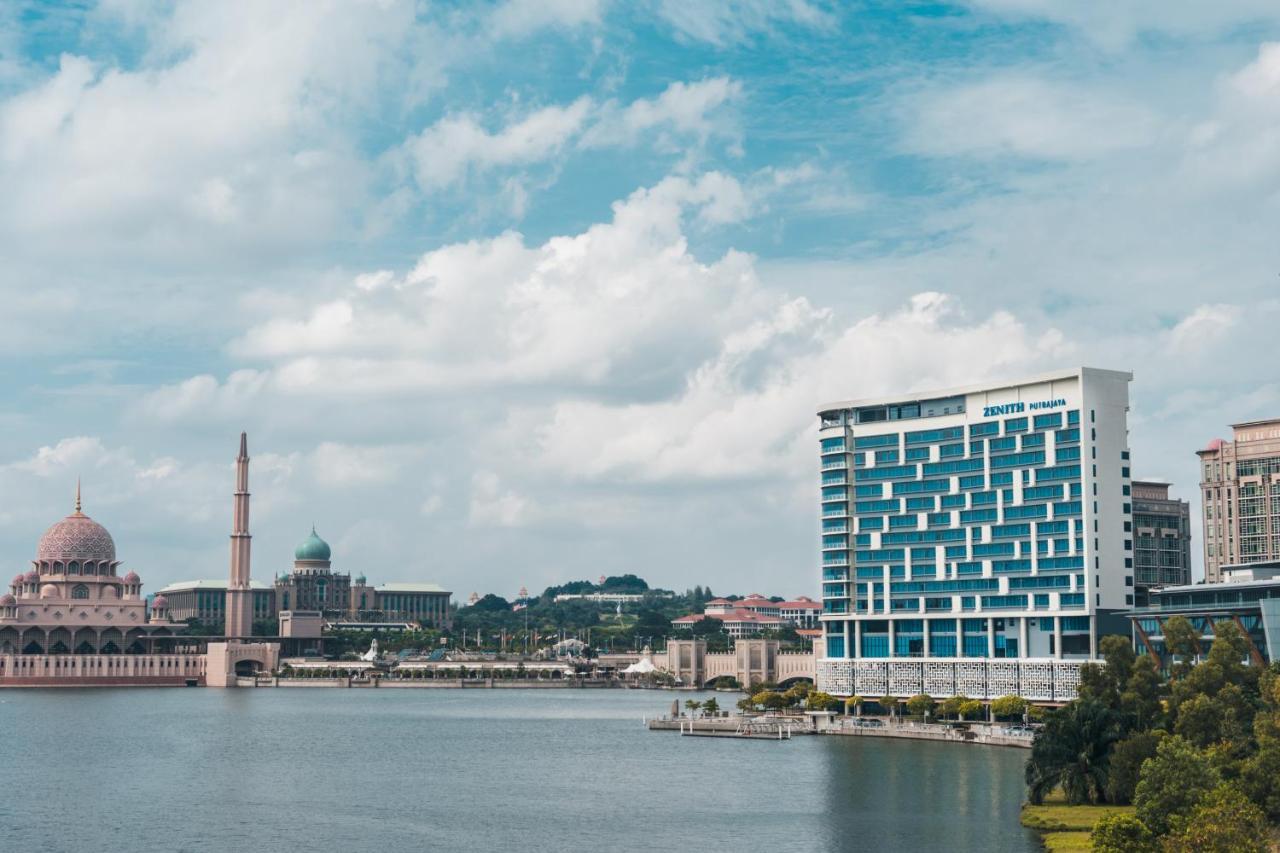 Zenith Hotel Putrajaya Exterior foto Putrajaya skyline