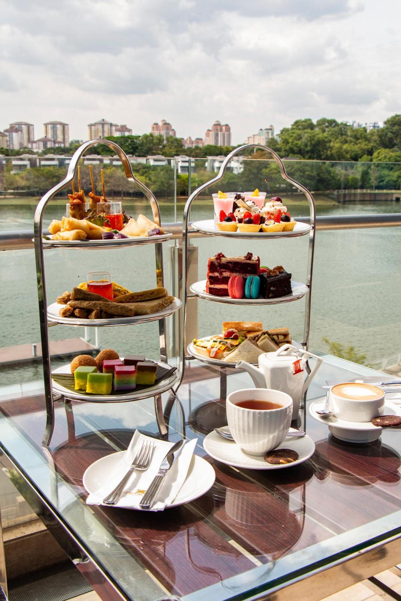 Zenith Hotel Putrajaya Exterior foto Afternoon tea at the River Café