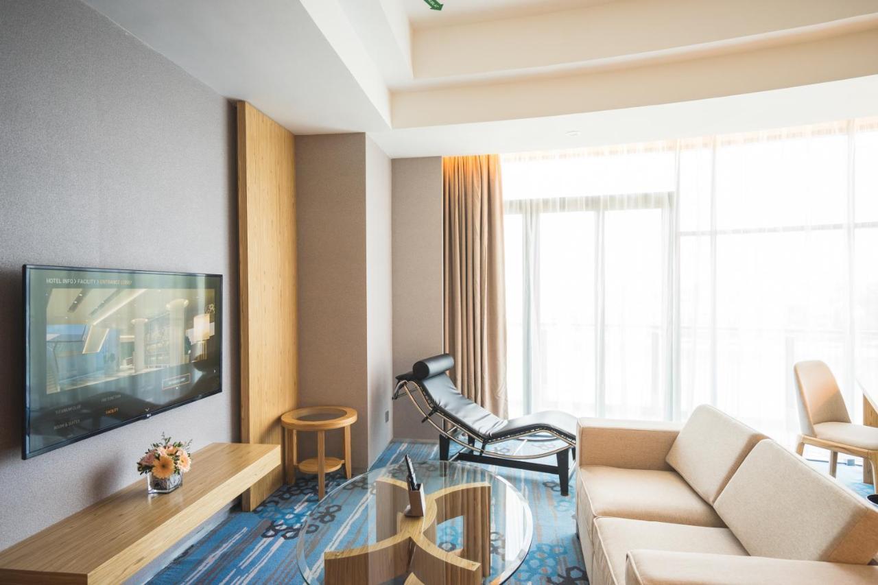 Zenith Hotel Putrajaya Exterior foto A living room in a suite at the hotel